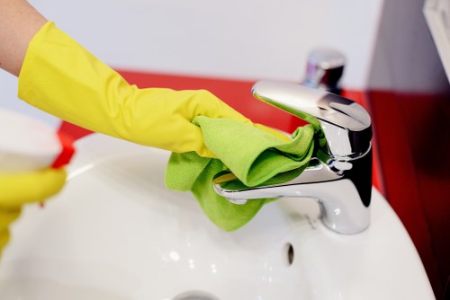 Professional carpet cleaners restoring a Shoreditch home carpet